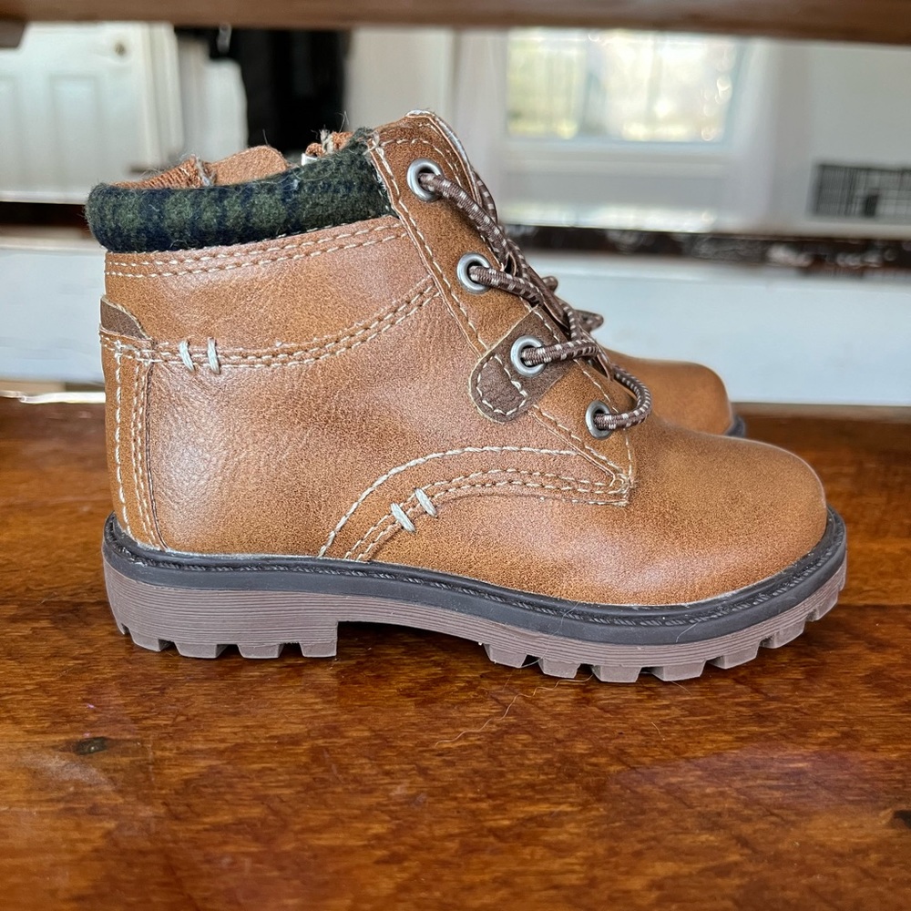 Dr Scholl’s kids boots, size 7